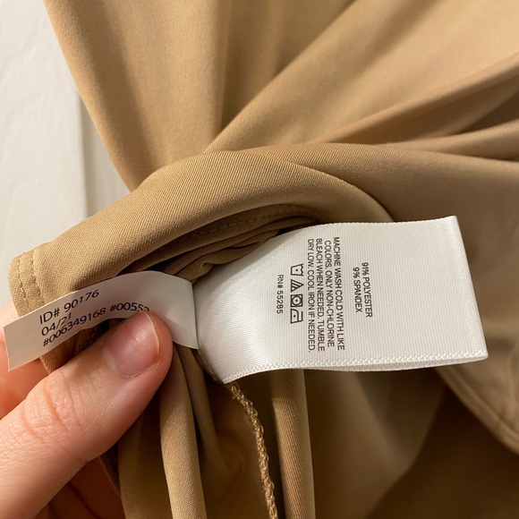 Express Body Contour High Compression Scoop Neck Cap Sleeve Bodysuit - Pecan - Picture 11 of 11